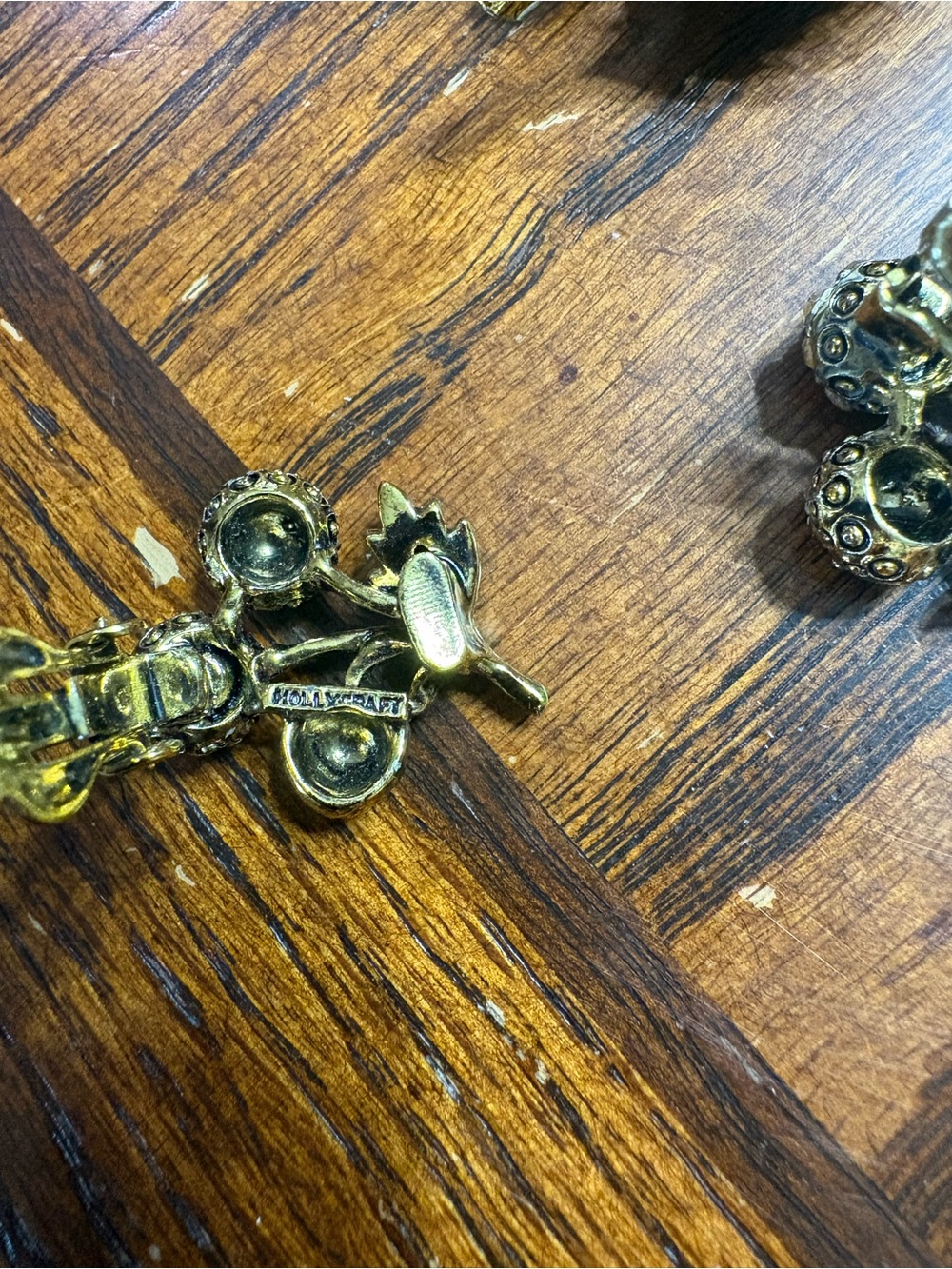 Vintage Hollycraft Yellow/Orange Floral Brooch and Clip Earrings Set - Picture 7 of 7